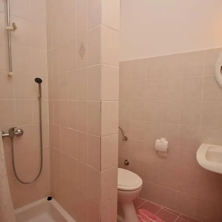 Nada Mit Terrasse By Interhome アパート